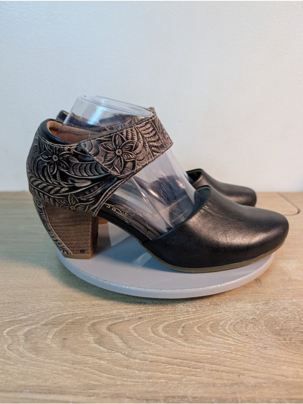 L'Artiste by Spring Step Toolie Black Tooled Leather Mary Jane Shoes Women's 41 - Picture 4 of 10